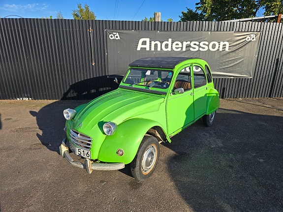 Citroen 2CV 2 of 4