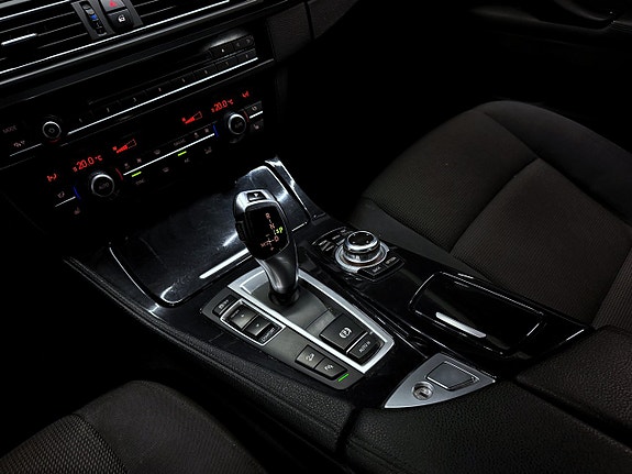 BMW 520d 8 of 15