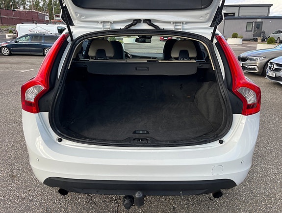 Volvo V60 5 of 12