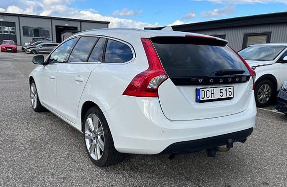 Volvo V60 4 of 12
