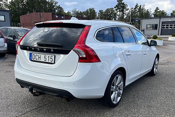 Volvo V60 3 of 12