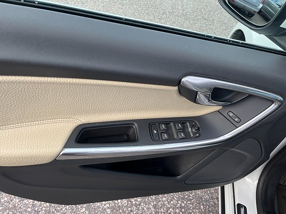 Volvo V60 10 of 12