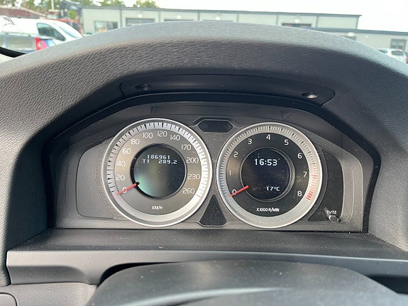 Volvo V60 7 of 12