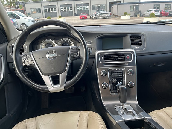 Volvo V60 6 of 12