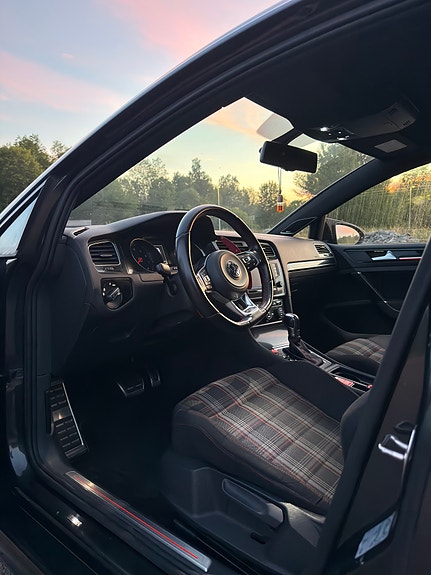 Volkswagen Golf VII 4 of 10