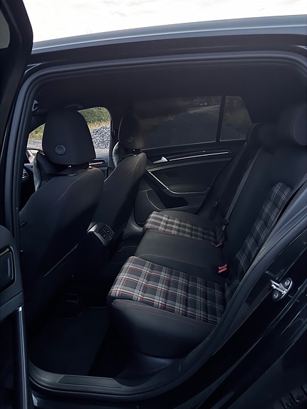 Volkswagen Golf VII 5 of 10