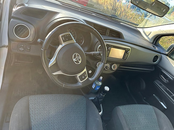 Toyota Yaris 9 of 10