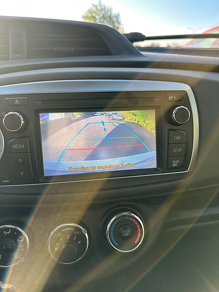 Toyota Yaris 10 of 10