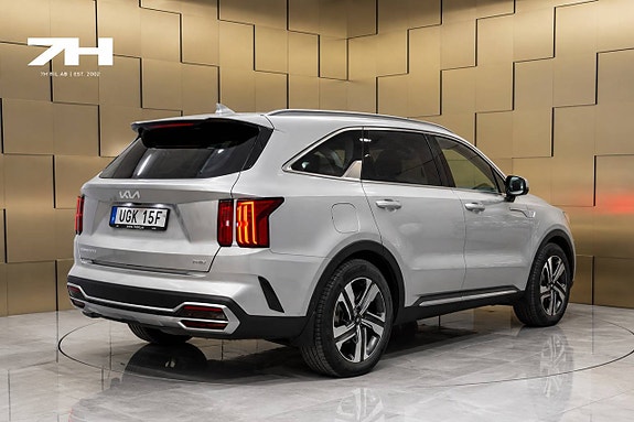 Kia Sorento 2 of 4