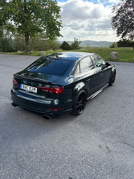 Audi RS3 2 of 11