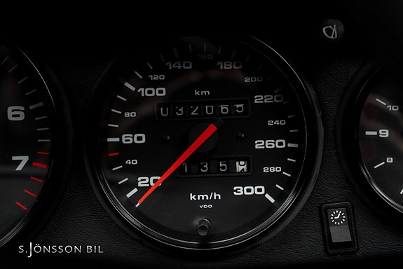 Porsche 911 Targa 20 of 26