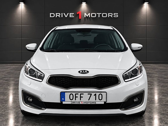 Kia Ceed 2 of 9