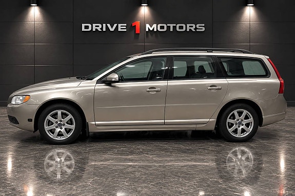 Volvo V70 3 of 9