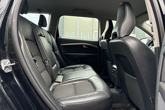 Volvo V70 9 of 13