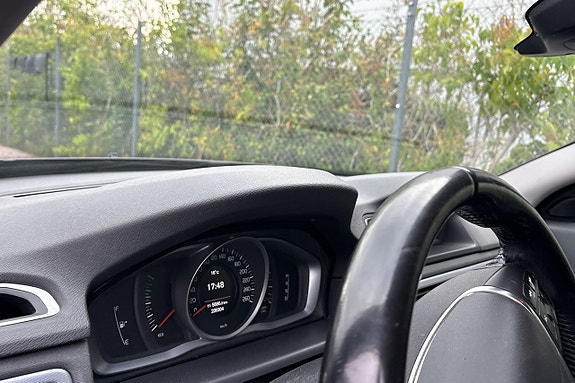 Volvo V70 12 of 13