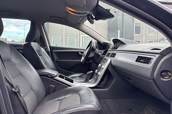 Volvo V70 6 of 13