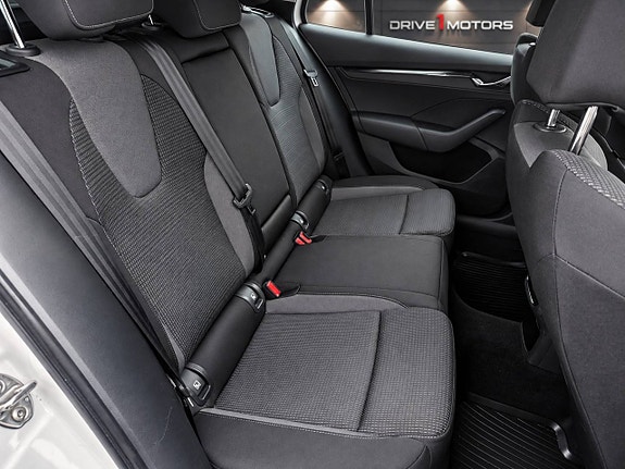 Skoda Octavia 9 of 13