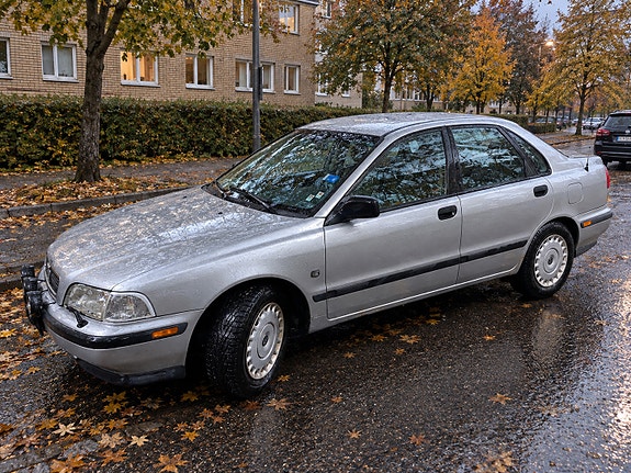 Volvo S40 2 of 8