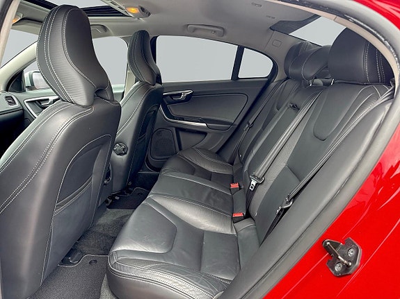 Volvo S60 14 of 27