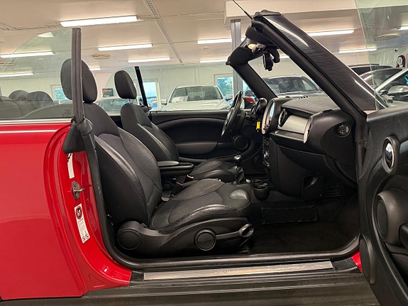MINI Cooper 16 of 27