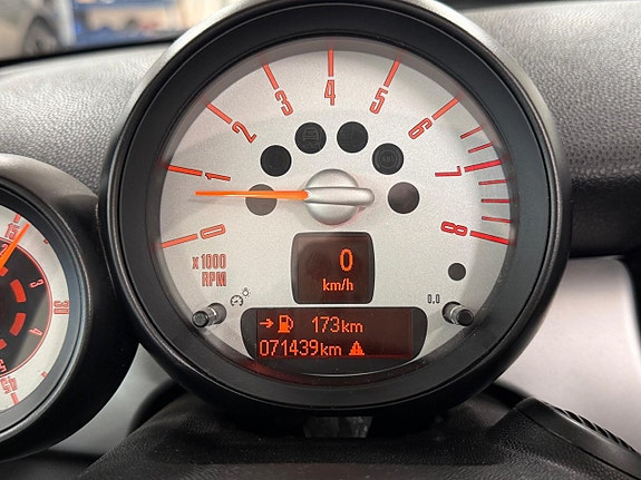 MINI Cooper 21 of 27