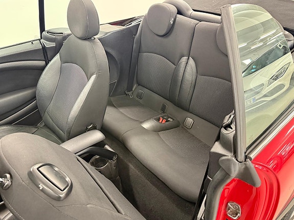 MINI Cooper 15 of 27