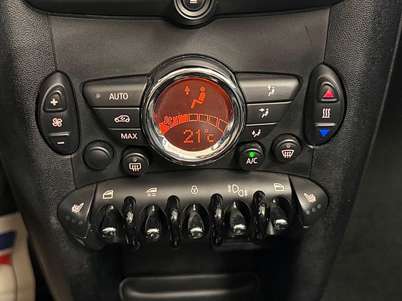 MINI Cooper 26 of 27