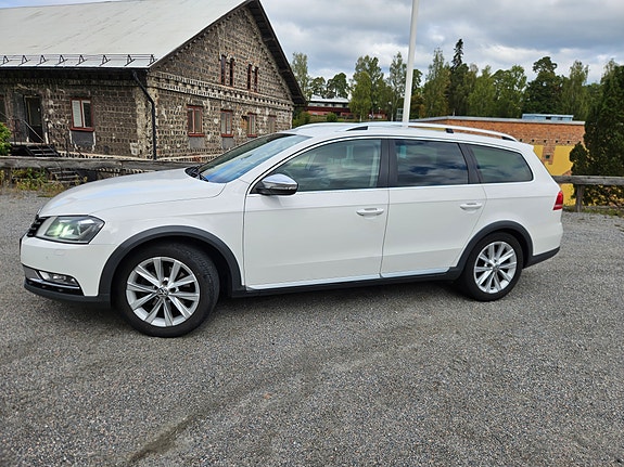 Volkswagen Passat Alltrack 4 of 4
