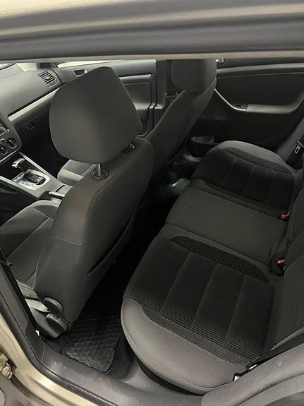 Volkswagen Golf V 5 of 8