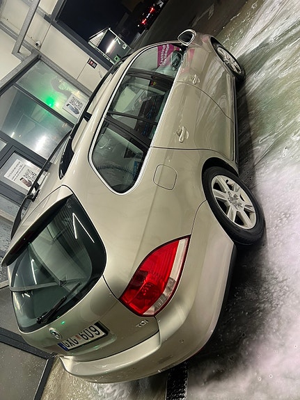 Volkswagen Golf V 4 of 8