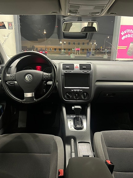 Volkswagen Golf V 6 of 8