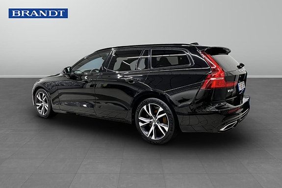 Volvo V60 2 of 9