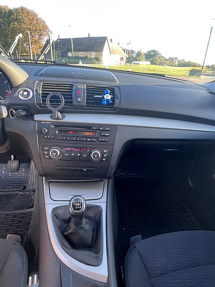 BMW 118d 9 of 15
