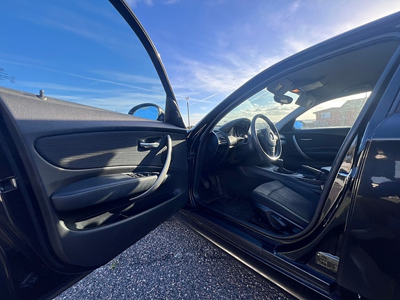 BMW 118d 6 of 15