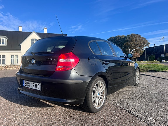 BMW 118d 5 of 15