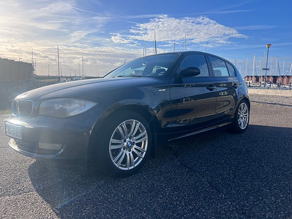 BMW 118d 4 of 15