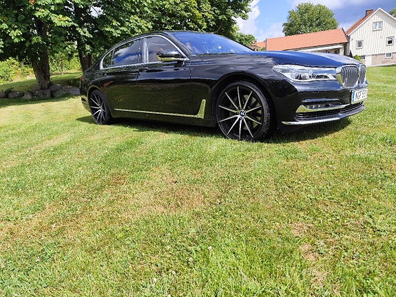 BMW 750iL 9 of 20