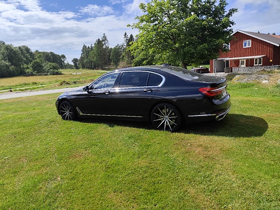 BMW 750iL 3 of 22