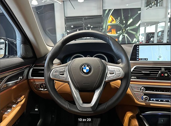 BMW 750iL 19 of 20