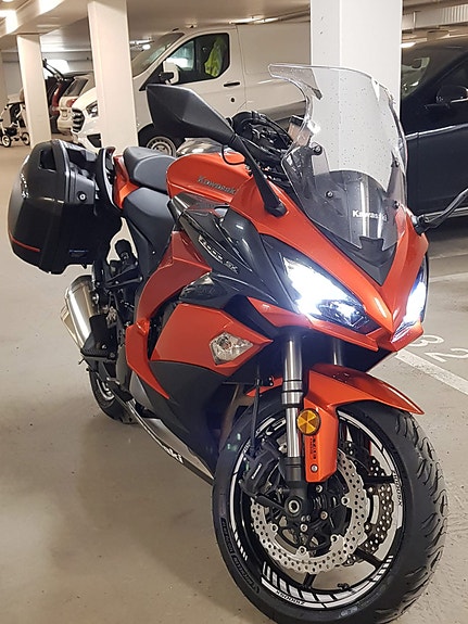 Kawasaki Ninja Z1000SX 2 of 6