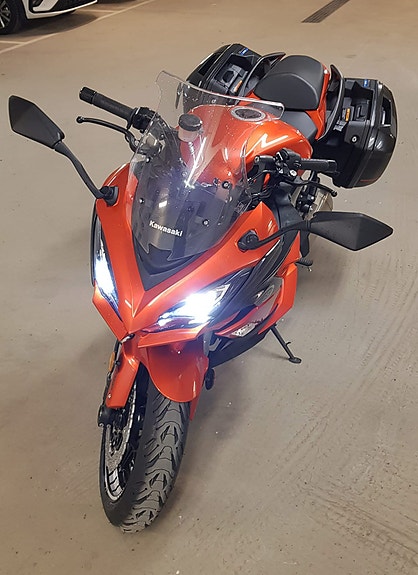 Kawasaki Ninja Z1000SX 3 of 6