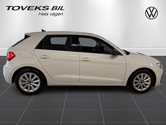 Audi A1 2 of 19