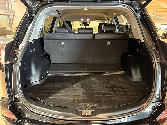 Toyota RAV4 19 of 19
