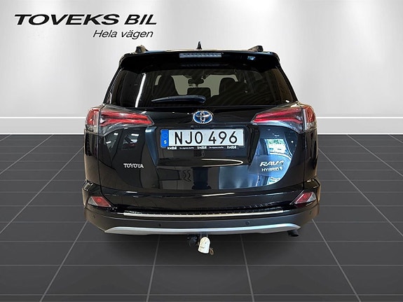 Toyota RAV4 3 of 19