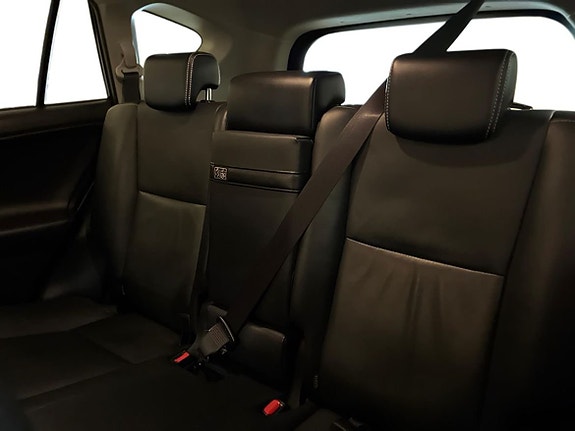 Toyota RAV4 18 of 19