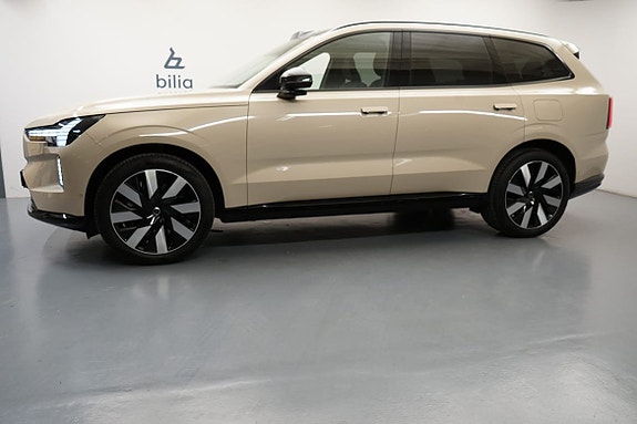 Volvo EX90 2 of 22