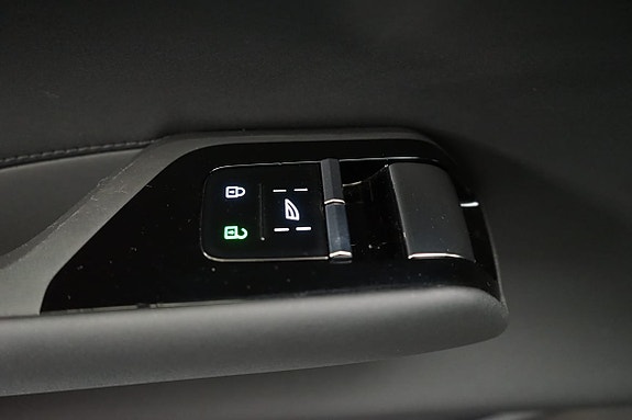 Volvo EX90 11 of 22