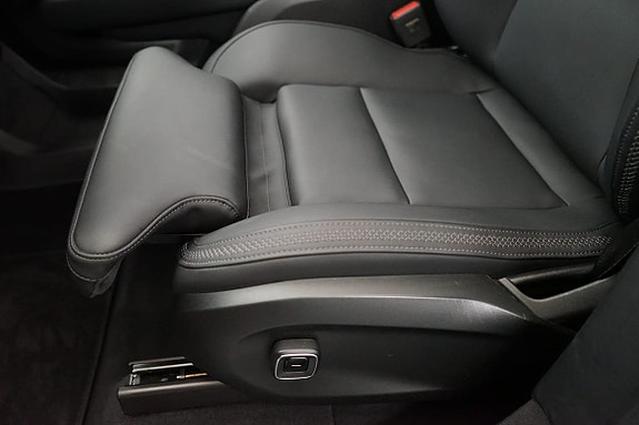 Volvo EX90 12 of 22