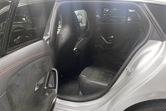 Mercedes-Benz CLA200 9 of 15