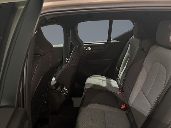 Volvo XC40 9 of 12